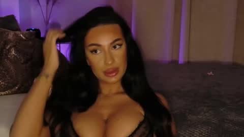 Luana Dess online show from May 29, 2026, 5:55 pm