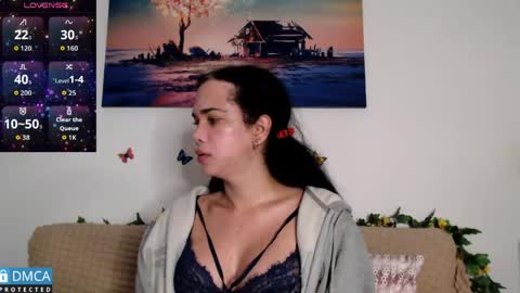 Snapshot of luara_ chatting on April 3, 2026, 6:44 am luara_ online show from April 3, 2026, 6:44 am