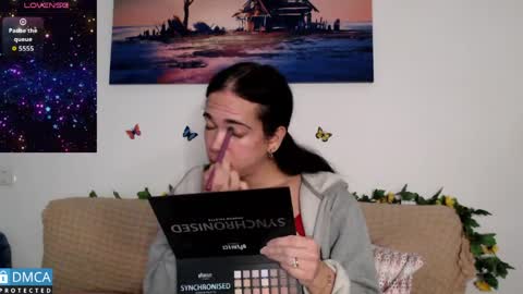 Snapshot of luara_ chatting on April 7, 2026, 6:58 am luara_ online show from April 7, 2026, 6:58 am