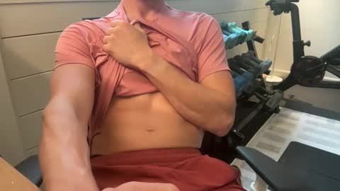 Snapshot of luca1010101010 chatting on November 6, 2025, 6:20 pm luca1010101010 online show from November 6, 2025, 6:20 pm