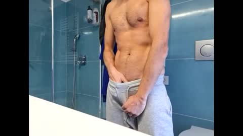 luca2828 online show from November 6, 2025, 12:17 pm