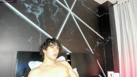 Luca Ferrer online show from October 25, 2025, 1:57 am