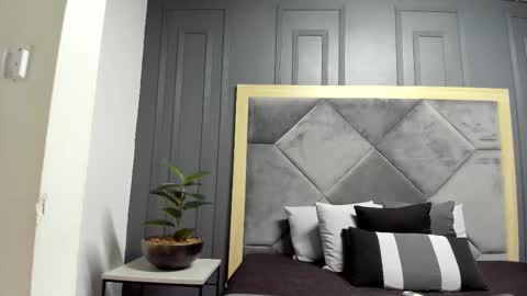 luca_morettii online show from November 15, 2025, 12:13 pm