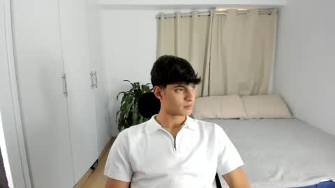 lucacosta19 online show from April 25, 2026, 8:17 pm