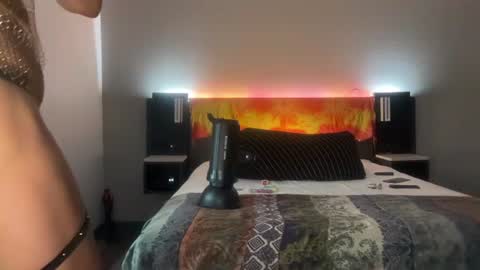 Snapshot of lucalongdick chatting on July 10, 2026, 3:22 am lucalongdick online show from July 10, 2026, 3:22 am
