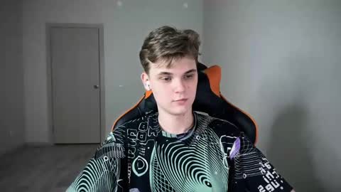 Lucas Gill online show from December 28, 2024, 8:47 pm