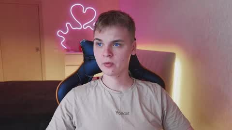 Lucas Gill online show from September 17, 2025, 2:46 am