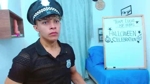 Lucas Luxx online show from October 28, 2025, 2:42 pm