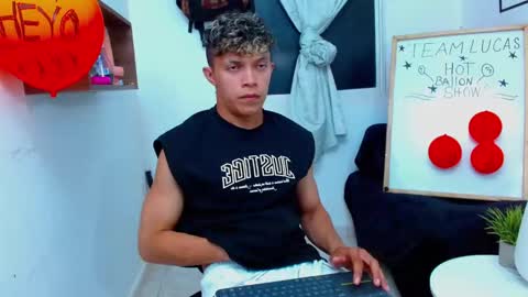 Lucas Luxx online show from November 28, 2025, 1:19 am