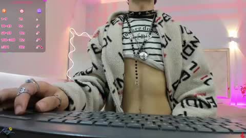 Snapshot of lucas_tay chatting on May 26, 2026, 8:27 pm Lucas online show from May 26, 2026, 8:27 pm