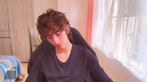 lucas_xo online show from September 24, 2025, 7:28 pm