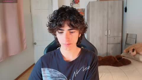 lucas_xo online show from December 18, 2025, 1:55 am