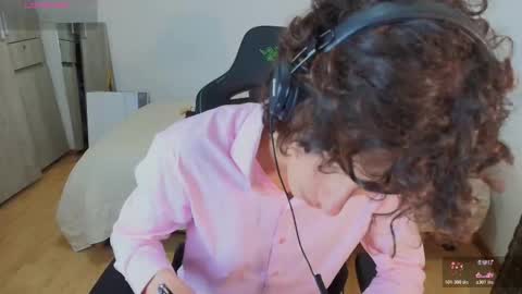 lucas_xo online show from February 14, 2026, 7:38 am