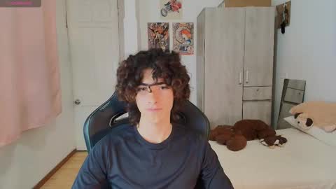 lucas_xo online show from March 18, 2026, 3:09 am