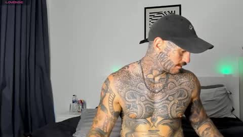 lucasexclusive online show from November 3, 2025, 9:43 am