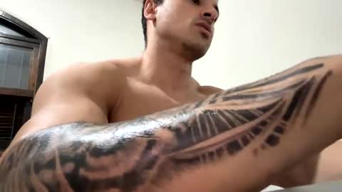 lucasfit24 online show from January 19, 2025, 11:23 am