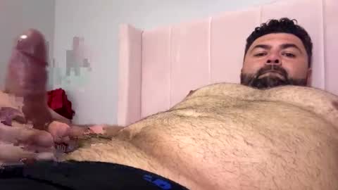 lucasmagana85 online show from April 5, 2026, 5:26 am
