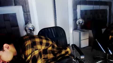 Snapshot of lucasthomson_ chatting on June 18, 2026, 4:02 am lucasthomson_ online show from June 18, 2026, 4:02 am