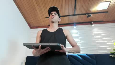 Snapshot of lucca_moreti chatting on May 11, 2026, 3:45 am Lucca Moreti online show from May 11, 2026, 3:45 am