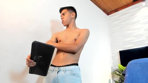 Snapshot of lucca_moreti chatting on May 20, 2026, 3:45 am Lucca Moreti online show from May 20, 2026, 3:45 am