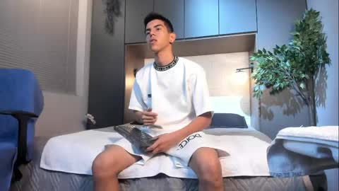 Snapshot of lucca_moreti chatting on May 27, 2026, 3:36 am Lucca Moreti online show from May 27, 2026, 3:36 am