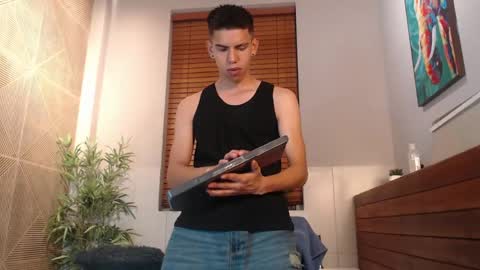 Snapshot of lucca_moreti chatting on May 31, 2026, 3:36 am Lucca Moreti online show from May 31, 2026, 3:36 am