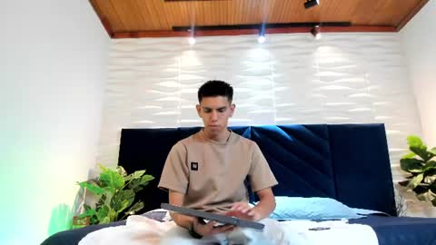 Snapshot of lucca_moreti chatting on June 17, 2026, 3:42 am Lucca Moreti online show from June 17, 2026, 3:42 am