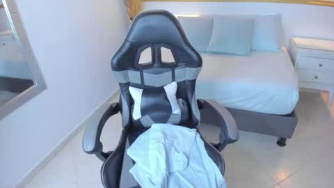 L U C C I A online show from October 8, 2025, 12:47 pm