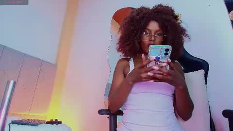 Snapshot of lucia01m chatting on June 15, 2026, 6:54 pm lucia01m online show from June 15, 2026, 6:54 pm