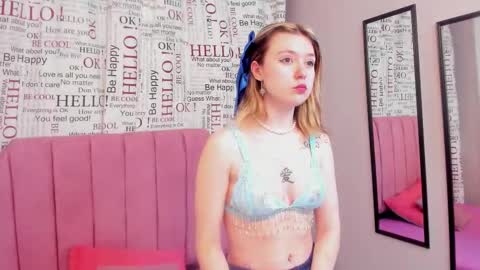 lucia_copper online show from October 19, 2025, 11:44 am