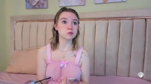 lucia_copper online show from October 29, 2025, 12:07 pm