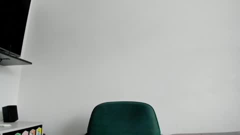 Lucia online show from April 13, 2026, 5:51 pm