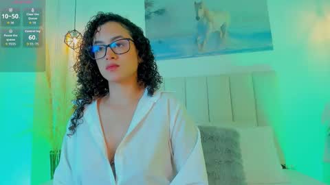 lucia_mendoza_ online show from September 23, 2025, 5:10 am