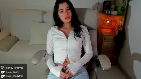 Lu   Intagramsandy fireeyes online show from October 22, 2025, 10:53 pm