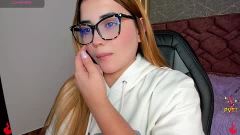 lucia star  online show from January 21, 2025, 6:12 pm