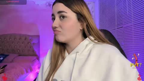 lucia star  online show from February 18, 2025, 2:38 am