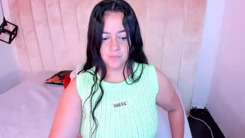 Lucia Vonne online show from September 13, 2025, 1:11 pm