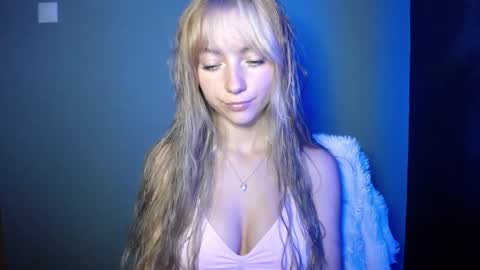 Lucy online show from September 22, 2025, 1:35 pm