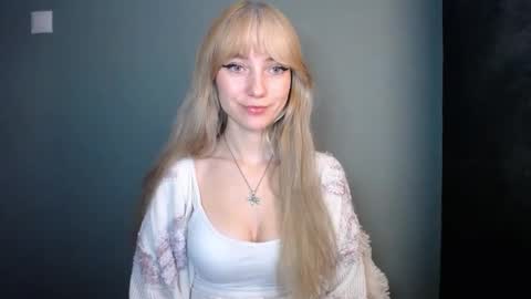 Lucy online show from November 18, 2025, 7:40 pm