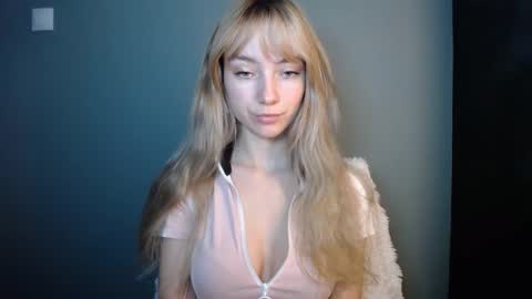 Lucy online show from December 16, 2025, 1:27 pm