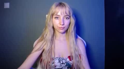 Snapshot of luciacam20 chatting on April 27, 2026, 8:40 pm Lucy online show from April 27, 2026, 8:40 pm