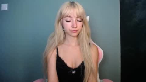Snapshot of luciacam20 chatting on June 2, 2026, 6:59 am Lucy online show from June 2, 2026, 6:59 am