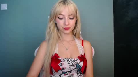 Snapshot of luciacam20 chatting on June 4, 2026, 12:11 pm Lucy online show from June 4, 2026, 12:11 pm