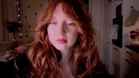 Snapshot of luciacoy chatting on December 18, 2025, 6:14 pm Lucia online show from December 18, 2025, 6:14 pm