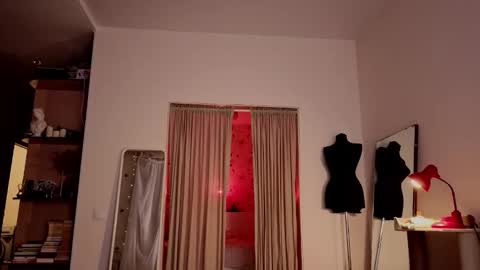 Snapshot of luciacoy chatting on January 14, 2026, 5:29 pm Lucia online show from January 14, 2026, 5:29 pm