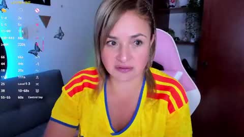 Snapshot of luciamature_ chatting on June 17, 2026, 7:15 pm Lucia online show from June 17, 2026, 7:15 pm