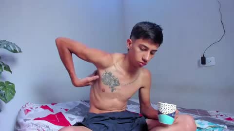 Snapshot of lucian_davii chatting on May 12, 2026, 12:46 pm Pirulo online show from May 12, 2026, 12:46 pm