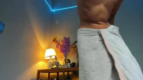 Snapshot of lucian_davii chatting on May 18, 2026, 11:49 am Pirulo online show from May 18, 2026, 11:49 am