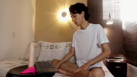 Lucian Morel S online show from November 5, 2025, 12:16 pm