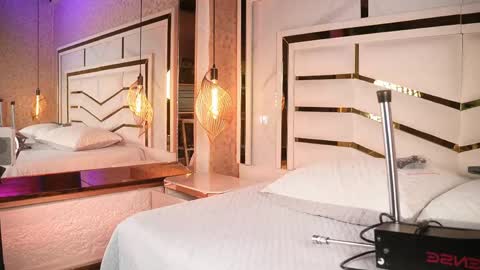 luciana_agudelo online show from April 21, 2026, 7:39 pm